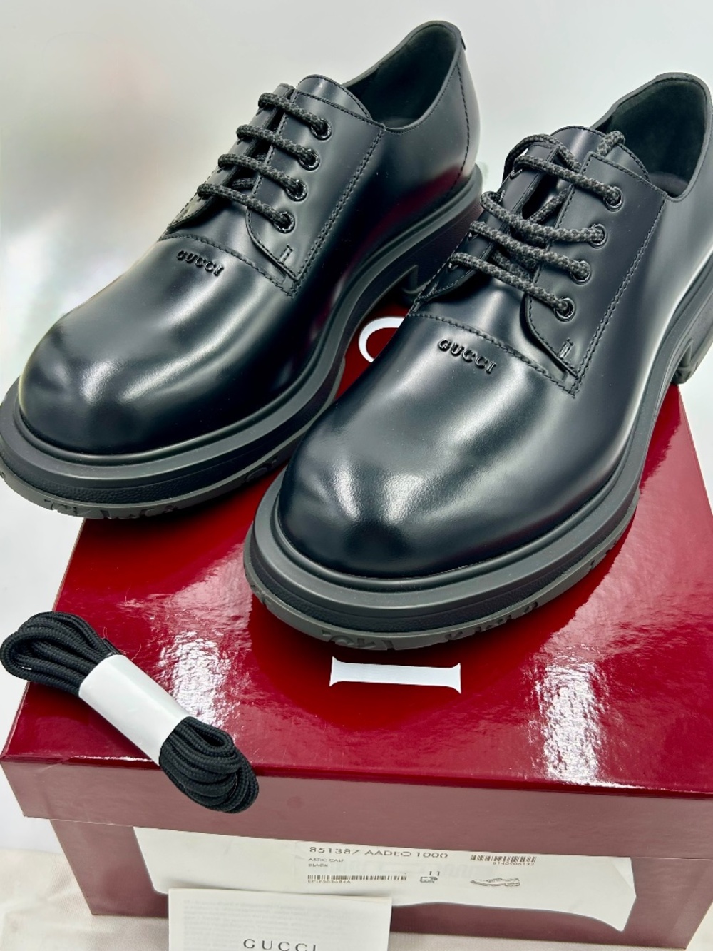 Men’s Gucci Leather Lace-Up Derby Shoes. Size 11 (fits 12 US.). Made in Italy.